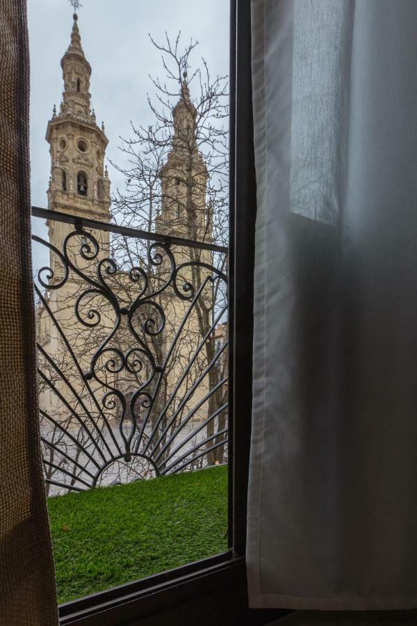Apto Con Vistas A La Catedral Y Aire Acondicionado Логроньо Экстерьер фото